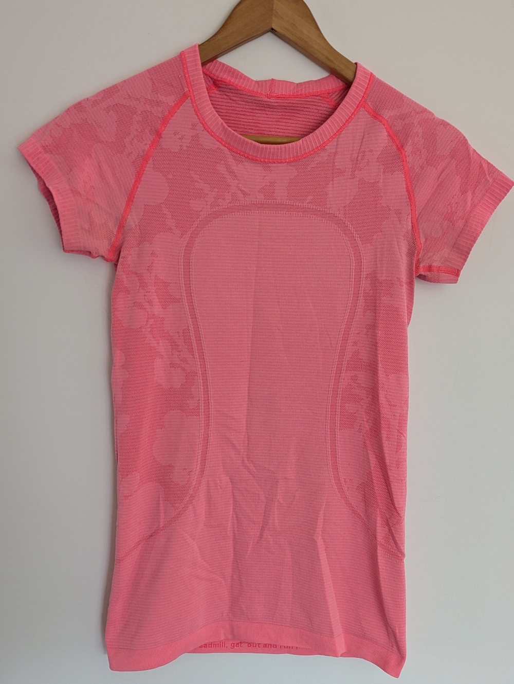 Lululemon RARE Swiftly Tech Short Sleeve Crew Special Edition Size 6 Flash Pink